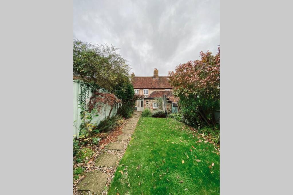 Angel Cottage, Boxgrove, Chichester - Relax And Unwind المظهر الخارجي الصورة